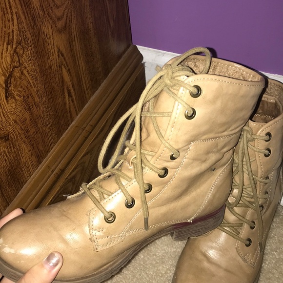 boots - Picture 2 of 4